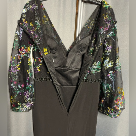 Mac Duggal illusion embroidered jersey gown, sz 4, new, no defects - Picture 10 of 11